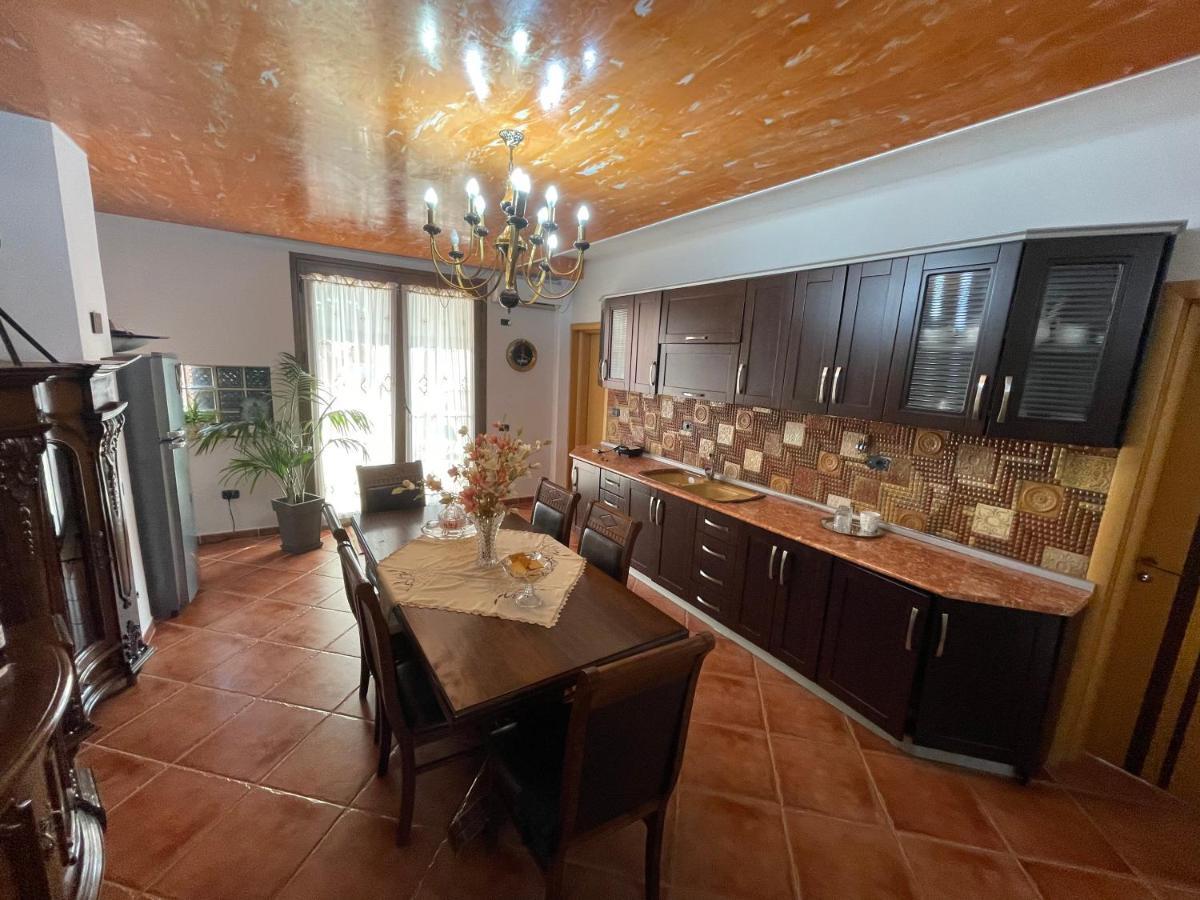 Venus - Cozy Apt With Terrace Vlore Bagian luar foto